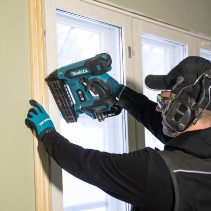 Makita DBN501ZJ 18V Brushless 18G Brad Nailer with 1 x 9.0Ah Battery Charger & Case